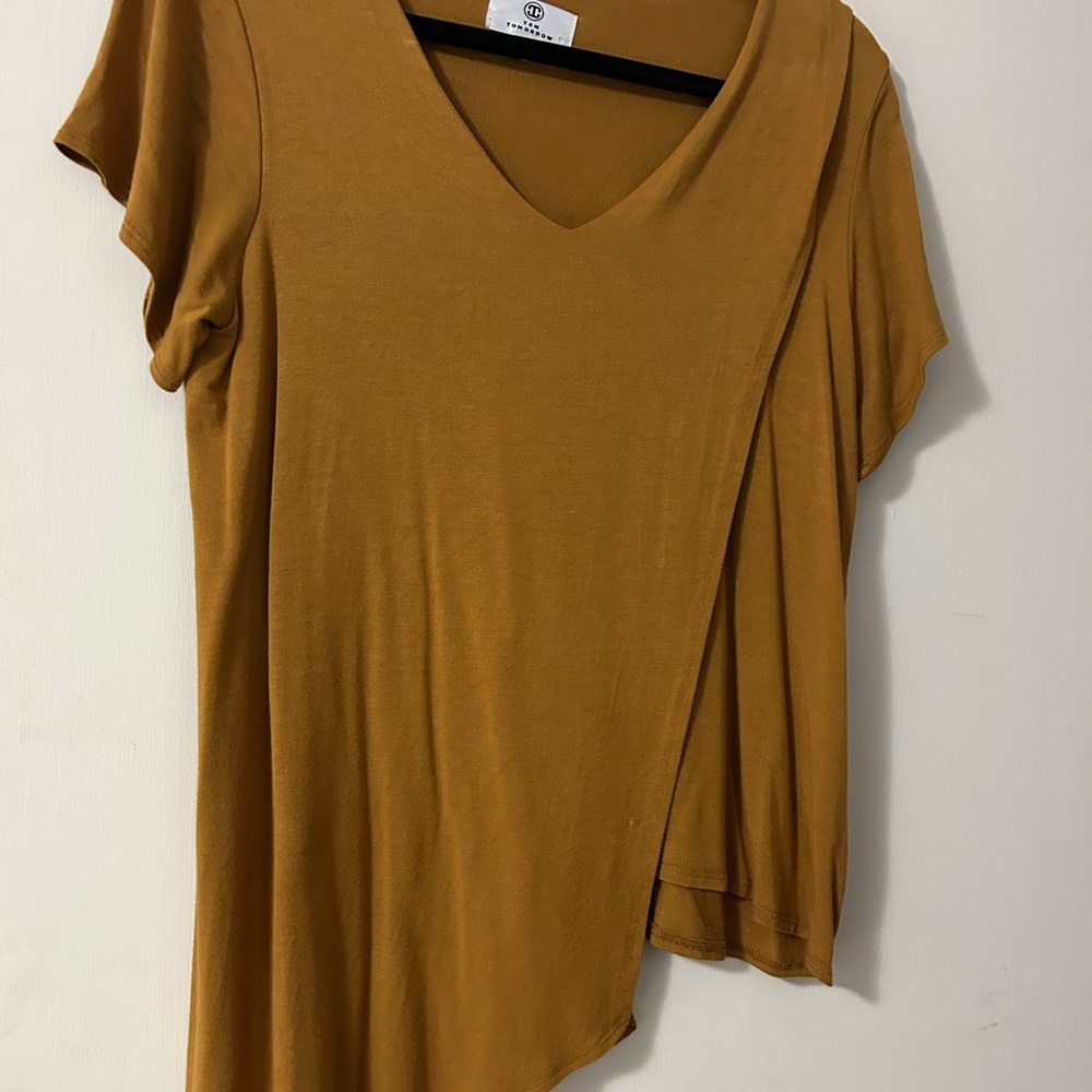 Elegant Mustard V-Neck Short Sleeve Top